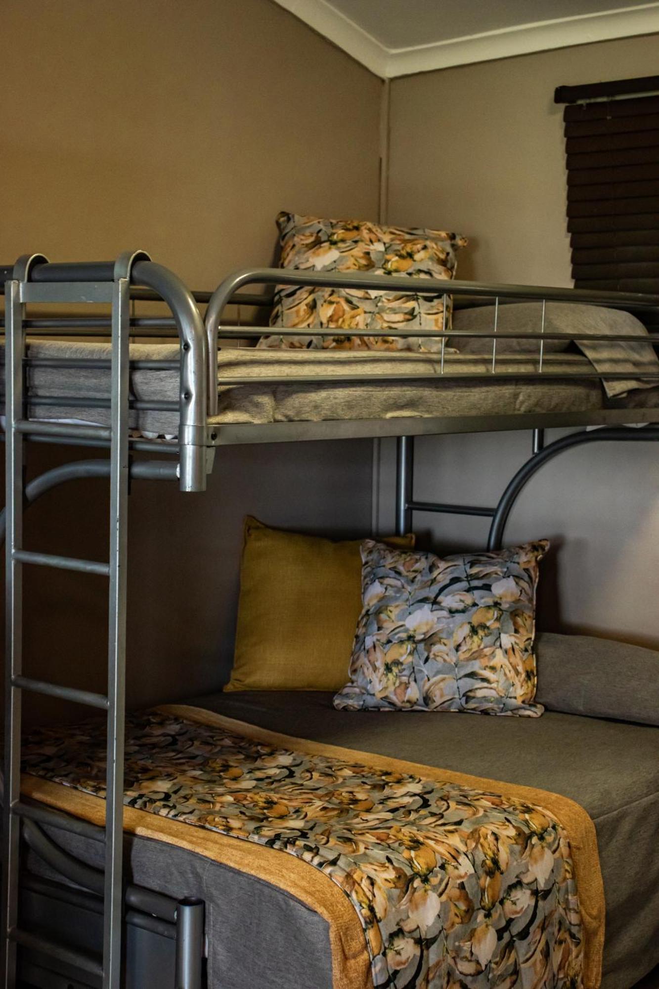 Drakensview Self Catering Apartment Уинтъртън Екстериор снимка